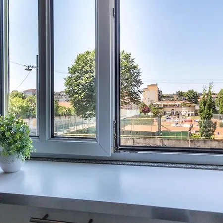Altido Spacious 1 Bedroom For 3 In * Милан