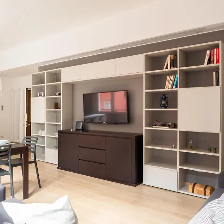 The Rent - Gorgeous Two-bedroom Close To Cinque Giornate Square *