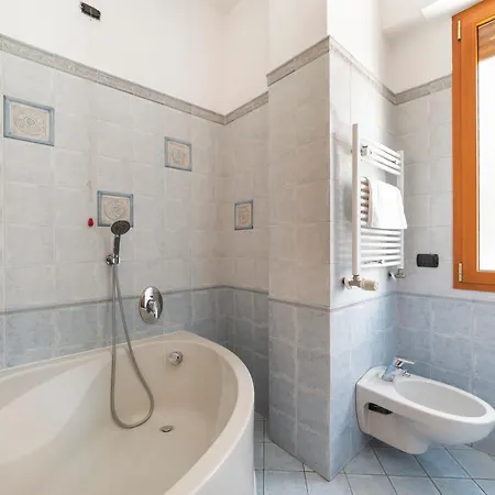 Cenisio M5 Lovely - With Balcony! Daire