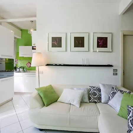 Stunning 1-bed In Apartment Mailand