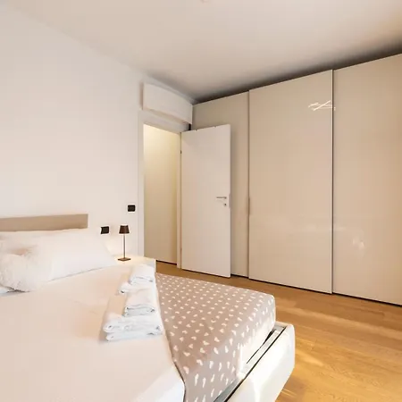 Navigli Stylish شقة