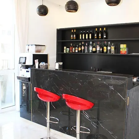 Csi Group - Metropoli מלון 3*