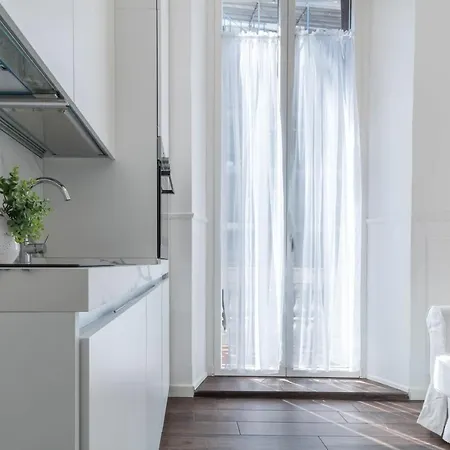 Joivy Chic For 3 Close To Sempione Park Milano