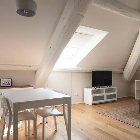 Breathtaking Castle View Youhosty - Quintino Sella Apartment *