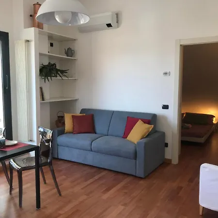 Apartament Up To Sky - With Terrace Mediolan