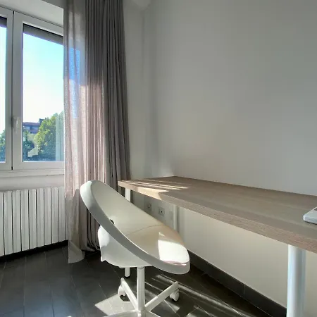 Bright 4-bedroom Near San Siro Apartment *