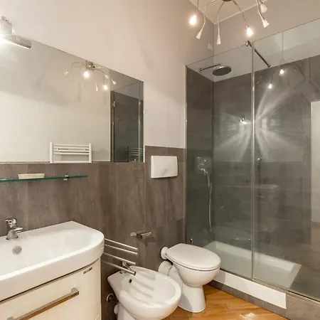 Sunny Apartment 아파트 *