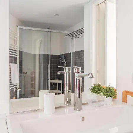 The Best Rent - Lovely One-bedroom Close To Loreto Metro Station Apartamento