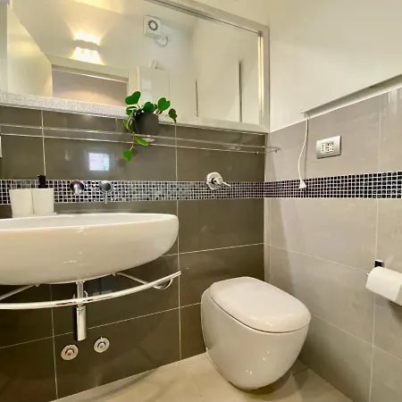 Bright 4-bedroom Near San Siro Apartment Mailand