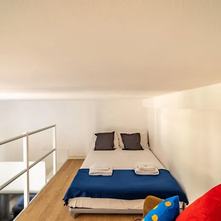Daire The Rent - Lovely Loft With Balcony Near Piazza Vetra Milano