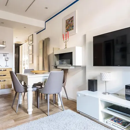 Luxury Modern One Bedroom In Great Location