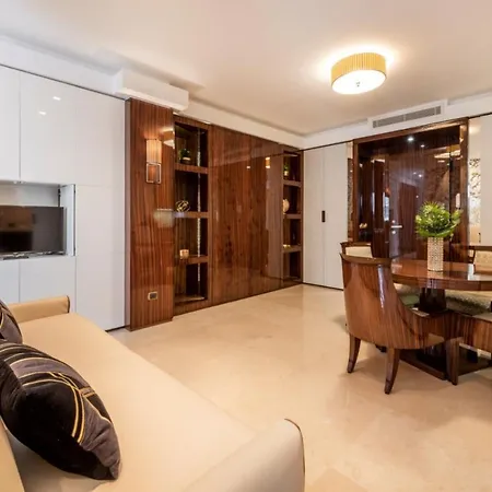 Apartment Royal - Centro Duomo *