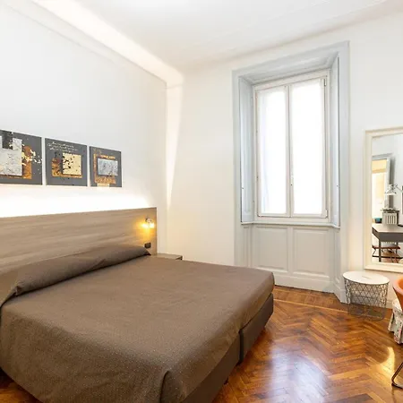 De La Gare Aparthotel