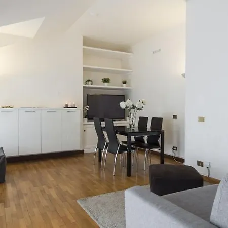 Apartament Royal - Centro Cadorna Mediolan