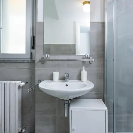 Hemeras Boutique Homes - Large Apartment Near The Central Station