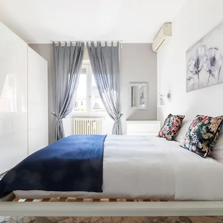 Apartment Cozy One-bedroom With 2 Balconies In Sempione District Milan