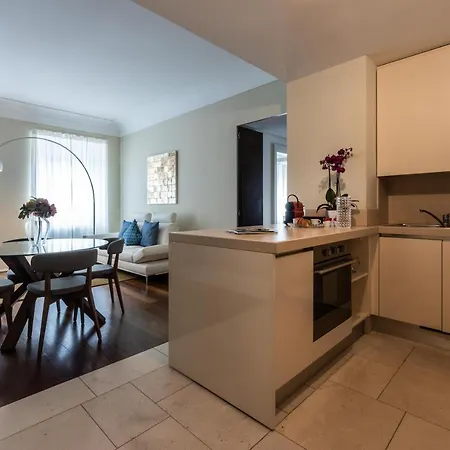 Heart San Sepolcro Duomo Milano