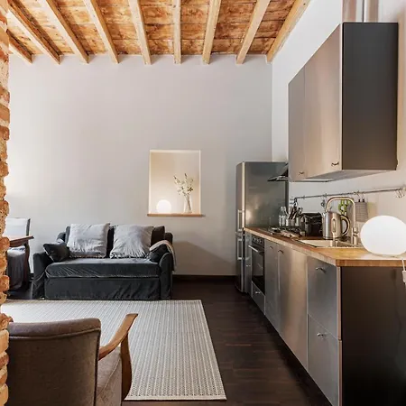 Stylish Milanese - Via Cirillo Milán