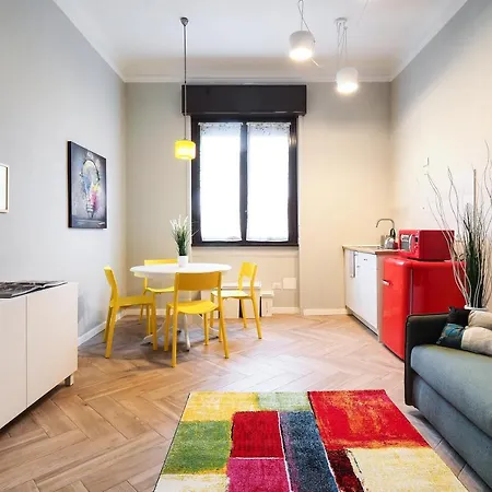 Appartement Primopiano - Ferrante Aporti Flats Milan