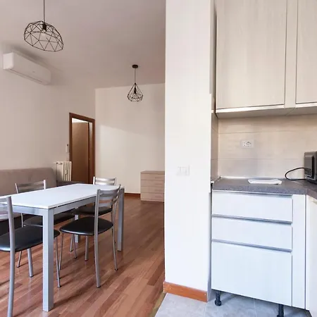 Apartman Youhosty - Lomazzo C 3 *
