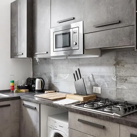 The Place, Your Place To Be - Via Tadino Milano