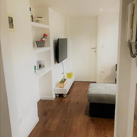 White Flat Puglie Milán