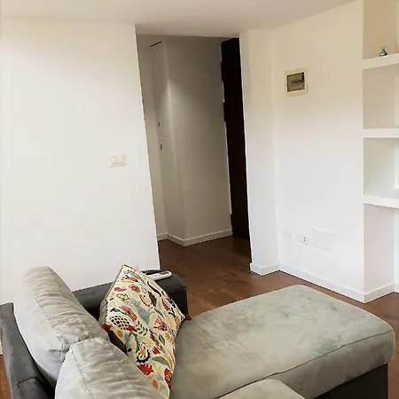 White Flat Puglie Milán