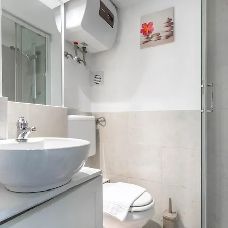 Appartamento Joivy Lovely For 2 With Balcony Near Duomo *