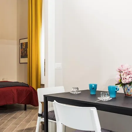 Cozy And Warm 1 Bedroom - Via Sapeto Apartman