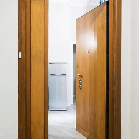 Cozy And Warm 1 Bedroom - Via Sapeto Apartman Milánó