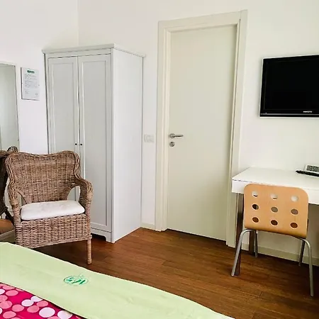 Via Padova 165 3* 米兰