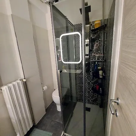 Luminoso A Pochi Minuti Da Duomo E Fiera *