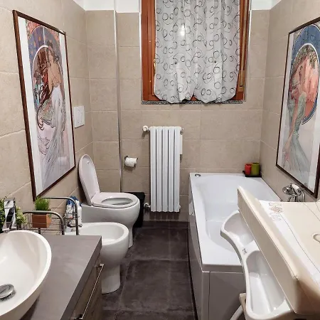 Luminoso A Pochi Minuti Da Duomo E Fiera *