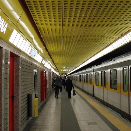 Luminoso A Pochi Minuti Da Duomo E Fiera Apartmán *