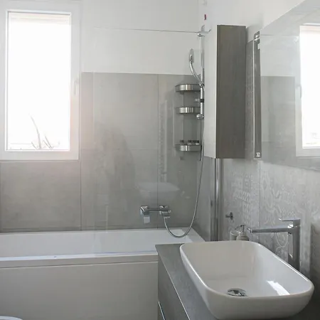 Appartement Bnbutler - Govone - Ampio E Luminoso Con Terrazza