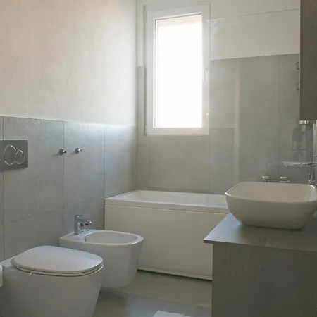 Bnbutler - Govone - Ampio E Luminoso Con Terrazza * Mailand