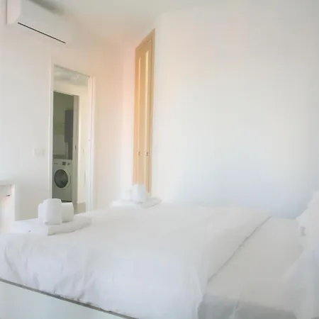 Apartment Bnbutler - Govone - Ampio E Luminoso Con Terrazza Mailand