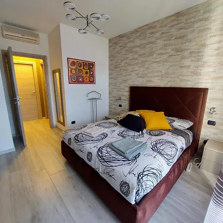 Luminoso A Pochi Minuti Da Duomo E Fiera * Milán