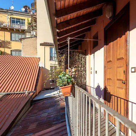 Design Loft Walking Distance Brera-duomo With Wifi+netflix Milánó