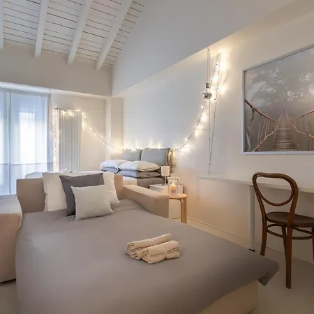 Апартаменты Design Loft Walking Distance Brera-duomo With Wifi+netflix