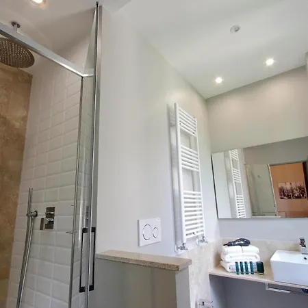 Vico Fashion District בית הארחה 4*