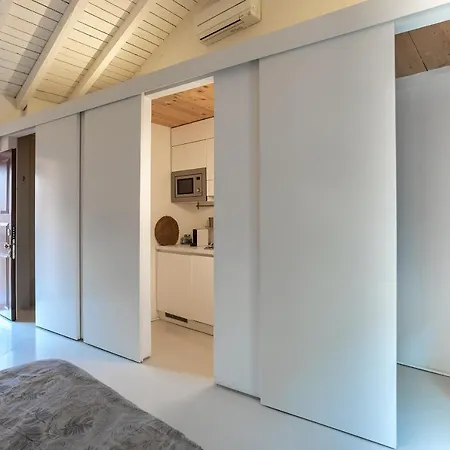 Design Loft Walking Distance Brera-duomo With Wifi+netflix Апартаменты