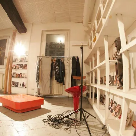 Casa Milano- And * Milano