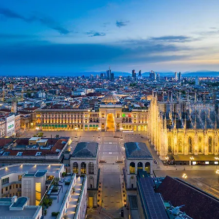 Design Loft Walking Distance Brera-duomo With Wifi+netflix Апартаменты