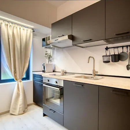 Suzzani 273 Milano