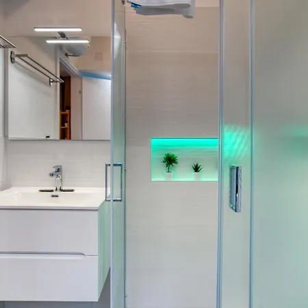 Suzzani 273 Hotel