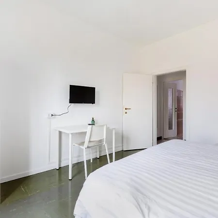 Bonola M1 Bright & Functional Flat Apartment Milan