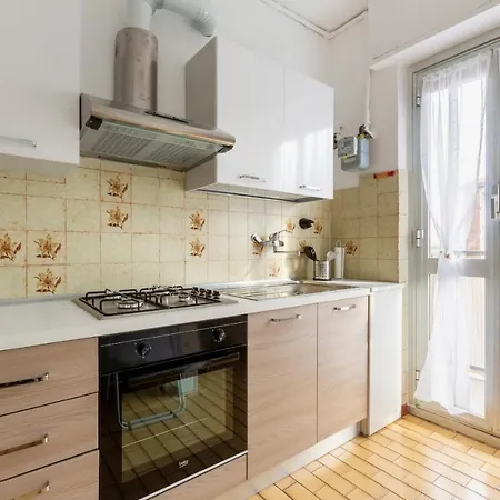 Apartment Bonola M1 Bright & Functional Flat *