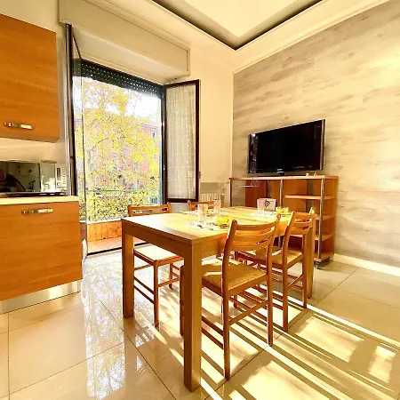 Life - Fiera - San Siro Apartmán *