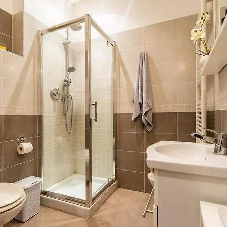 Citylife - Fiera - 100m M1 - Ac -wi-fi Apartment